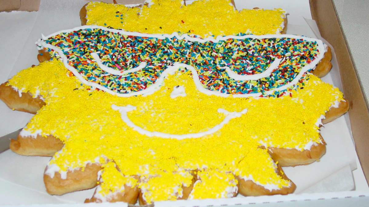 Donut Cake Birthday Bash! — Crème Omaha-happymobile.vn