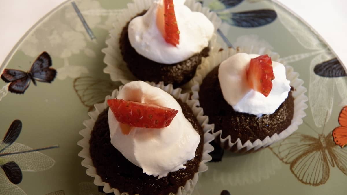 Tuxedo Brownie Cups