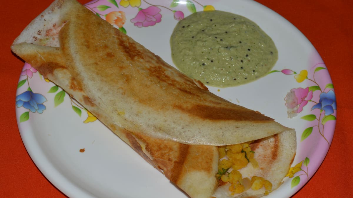 Man receives dosa and potato filling separately from Mumbai eatery. What he  did next has impressed desi Twitter - India Today