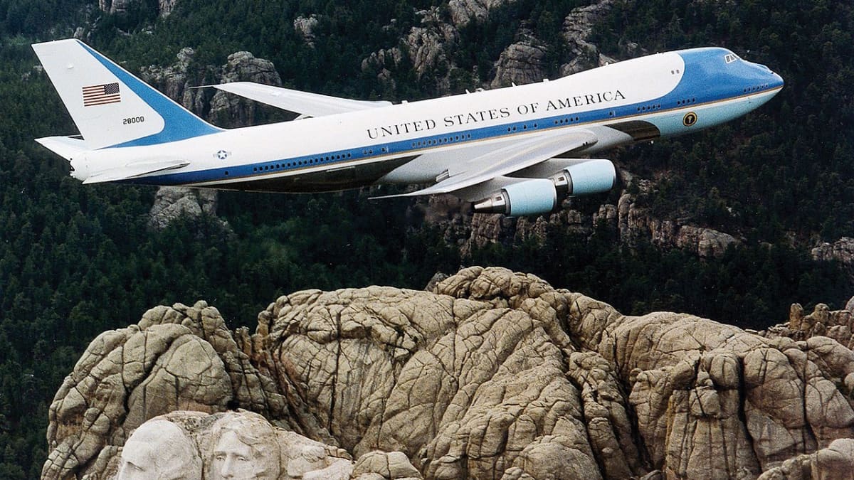 Air Force One and Presidential Air Travel – Pieces of History