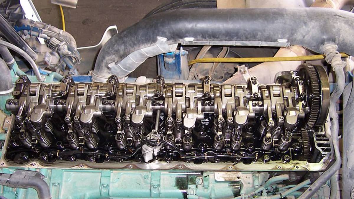 Diagnosing Valve Train Noise and Other Symptoms of a Bad Valve Train -  AxleAddict