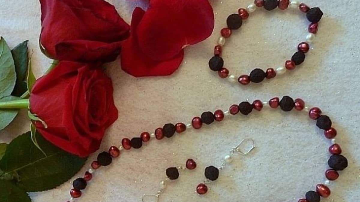 Amazon.com: Avalaya Romantic Red Rose Bracelet In Rhodium Plating - 18cm  Length/ 6cm Extension: Avalaya: Clothing, Shoes & Jewelry