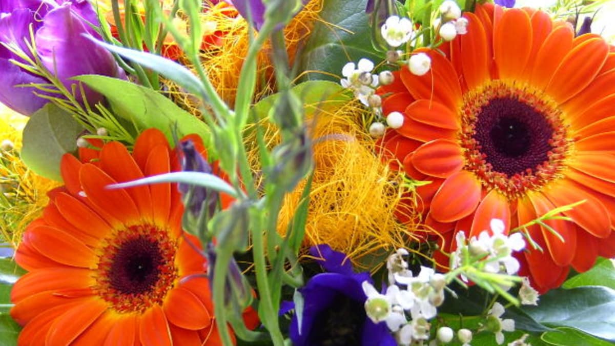 A Short History of Floral Design - Owlcation