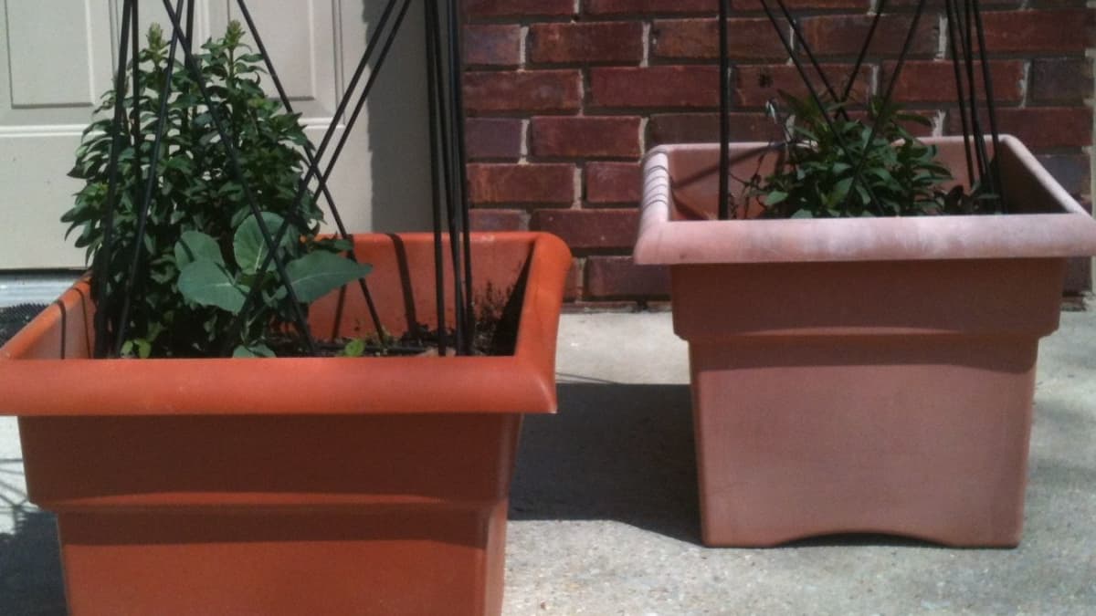 Rejuvenate Faded Plastic Pots, How To Paint Plastic Outdoor Plant Pots