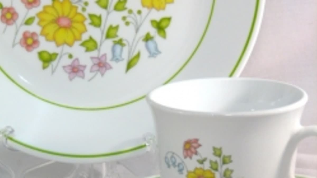 Corelle patterns older Vintage Corelle