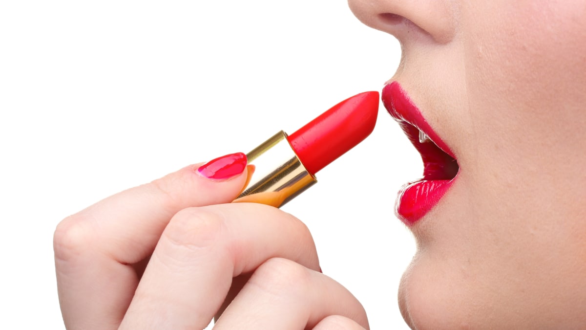 Choosing the Best Red Lipsticks for Mature Women - HubPages