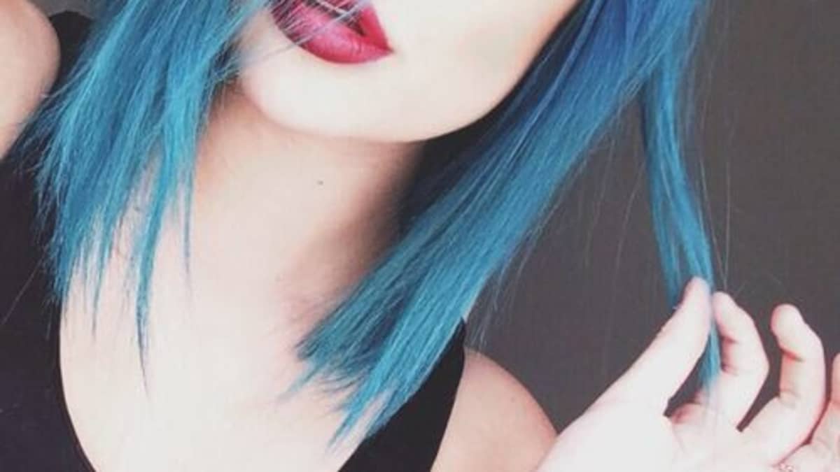 girls with dark blue hair tumblr