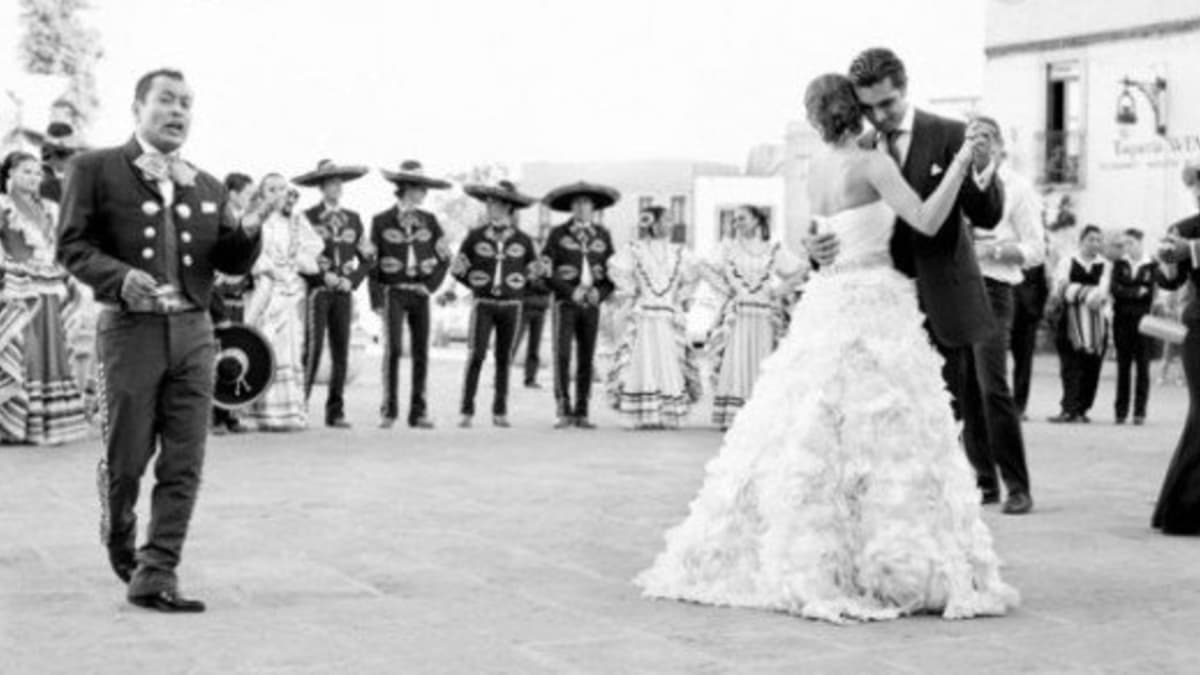 9 Spanish Wedding Traditions We Love!