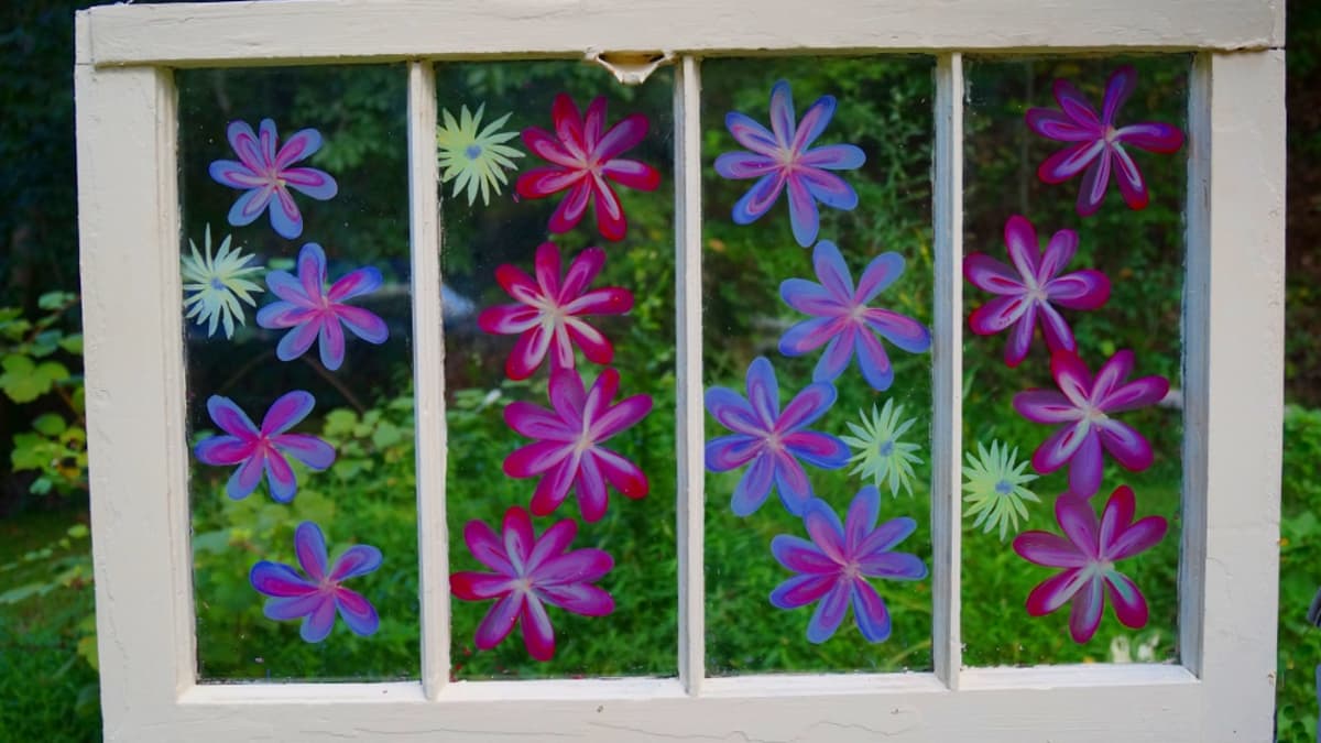 I love My Daisies Too!  Painted window art, Window painting, Window art