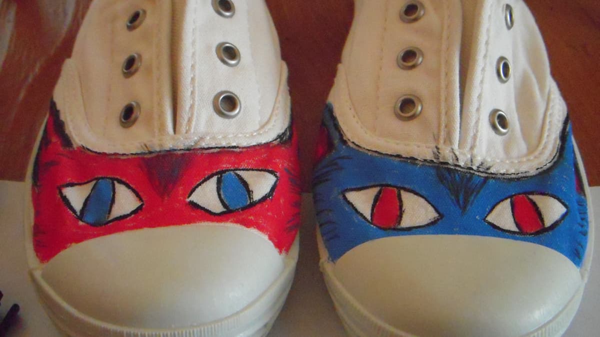 How to Paint Shoes (Custom shoes painting Vans) - Acrylic Technique