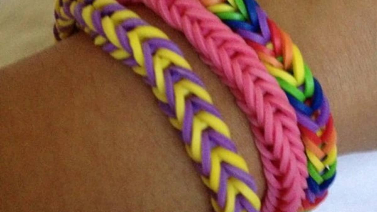 How to Make a Rainbow Splash Rainbow Loom Bracelet - Howcast