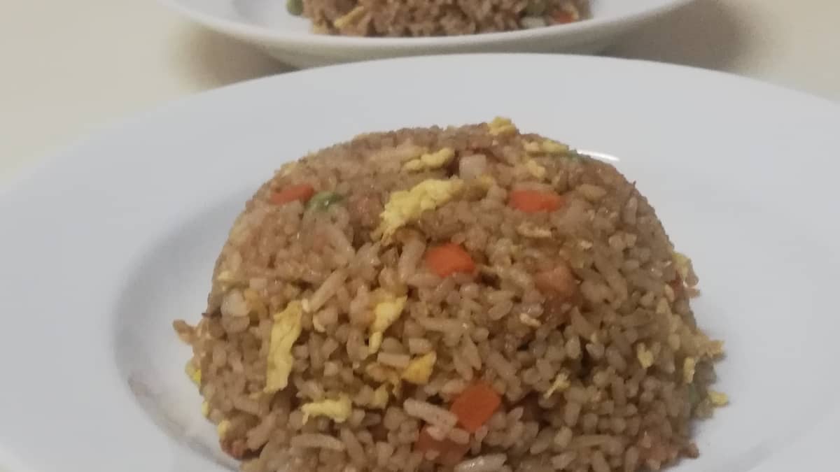 FRESH rice in fried rice?! Uncle Roger 'masterclass' now on YT