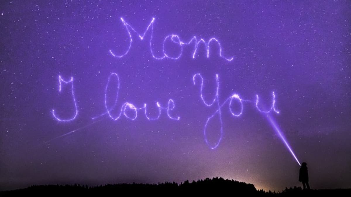 10 Songs To Honor Mom From Various Relationship Perspectives And Life Circumstances Spinditty