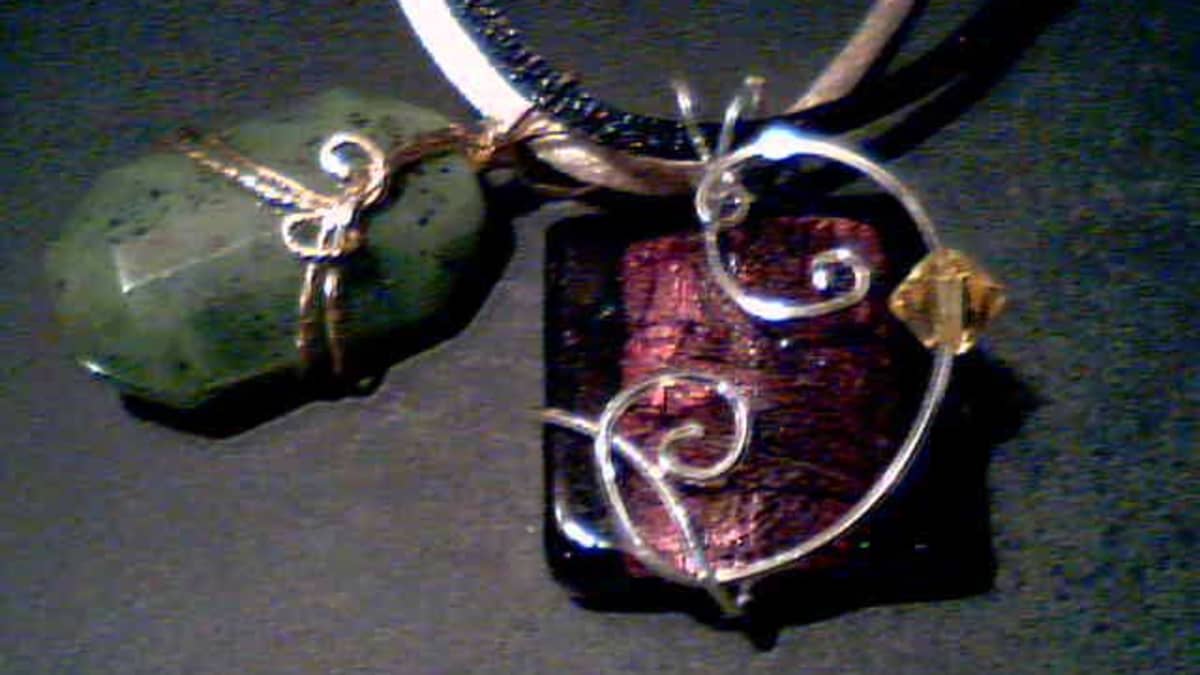 Sterling Silver Wire Work Intricate Pendant Necklace w/ Gem Stone