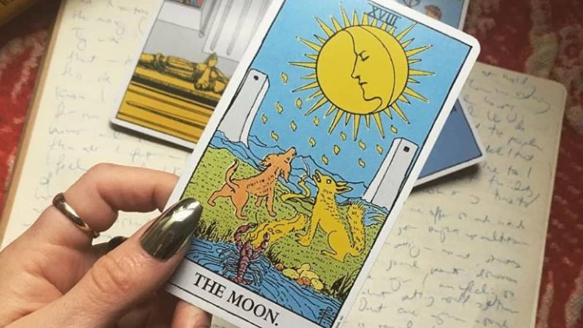 No-Nonsense Guide to Reading the Tarot - HubPages