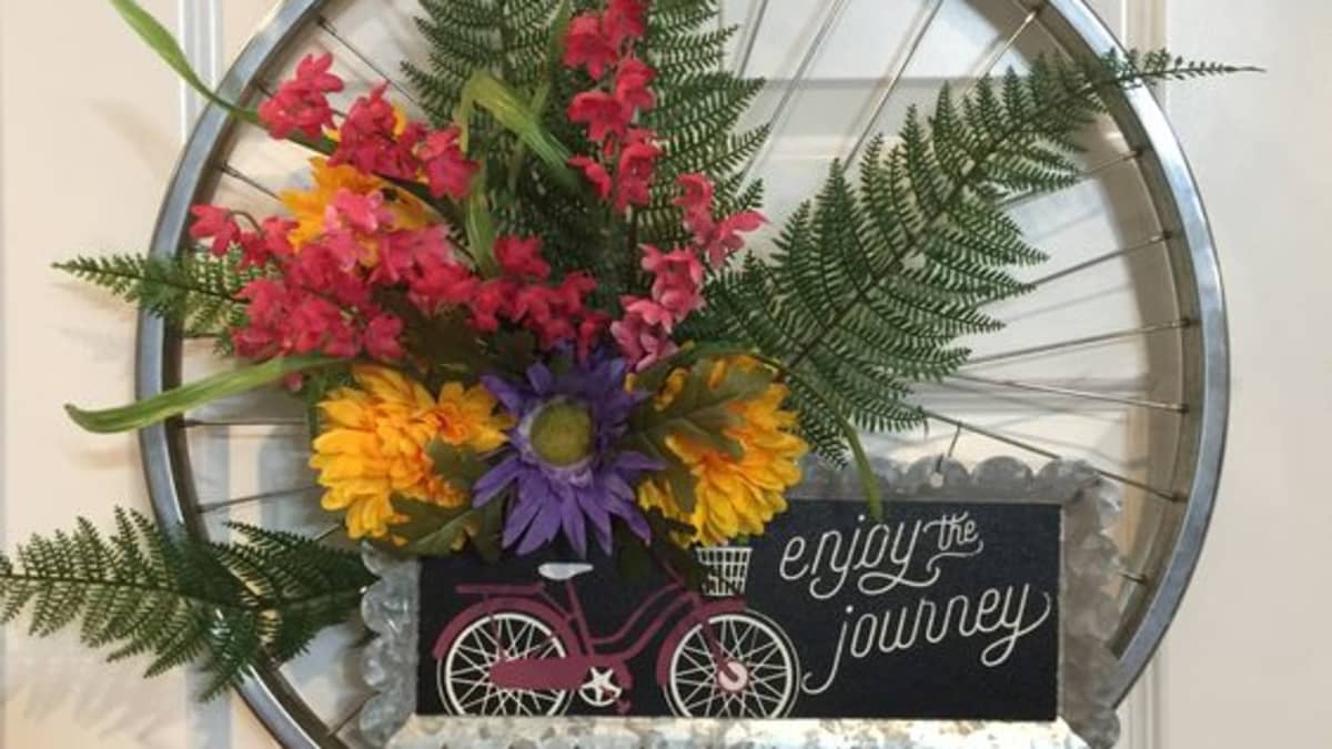 bicycle wheel wreath ideas