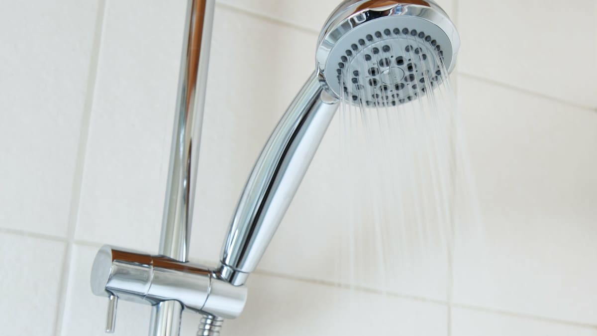 How to Switch Out Wall-Mounted and Handheld Showerheads - Dengarden