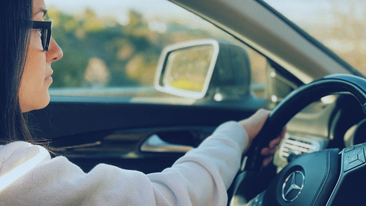 11 Crucial Things Every Girl Must Keep in Her Car