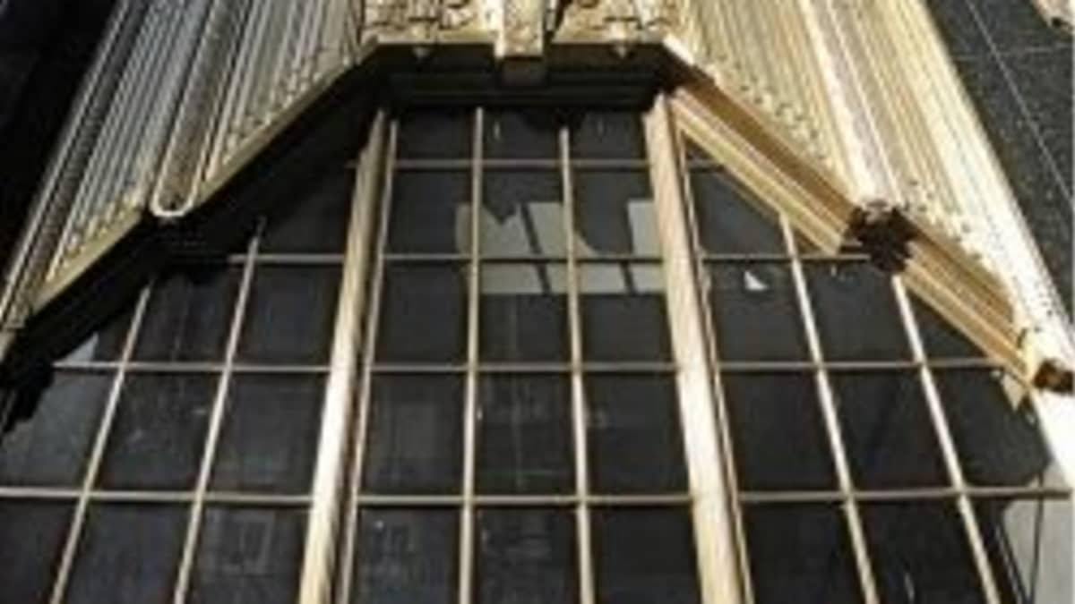 Tin Pan Alley' owner doesn't want buildings landmarked