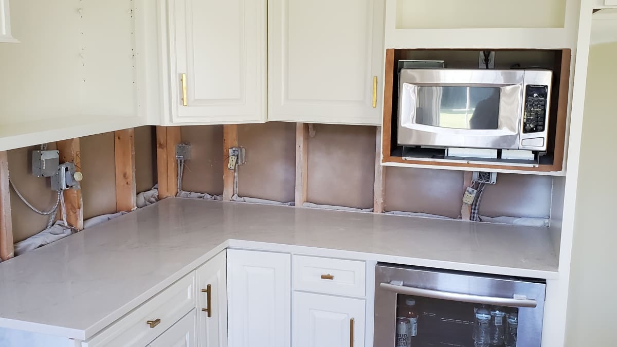 How To Remove Yellow Stains On Quartz Countertop? - Kitchen Cabinet