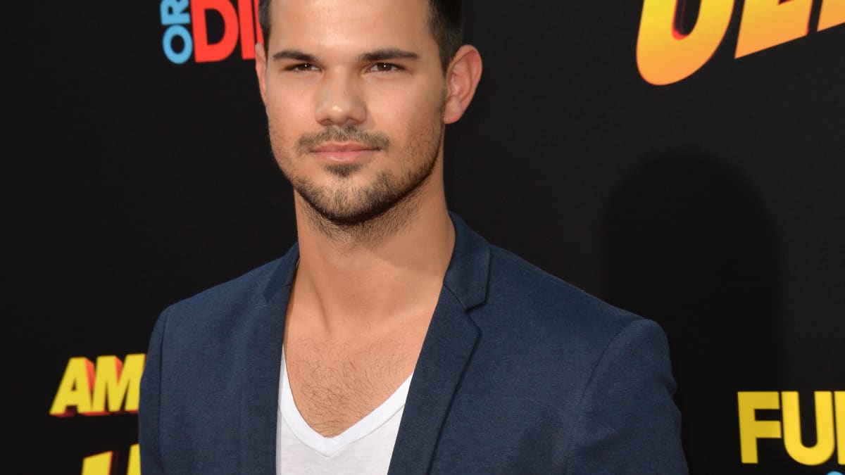 Taylor Lautner Explains How He Was Body Shamed for Looking Like 'A Normal  Person' After 'Twilight' - ReelRundown