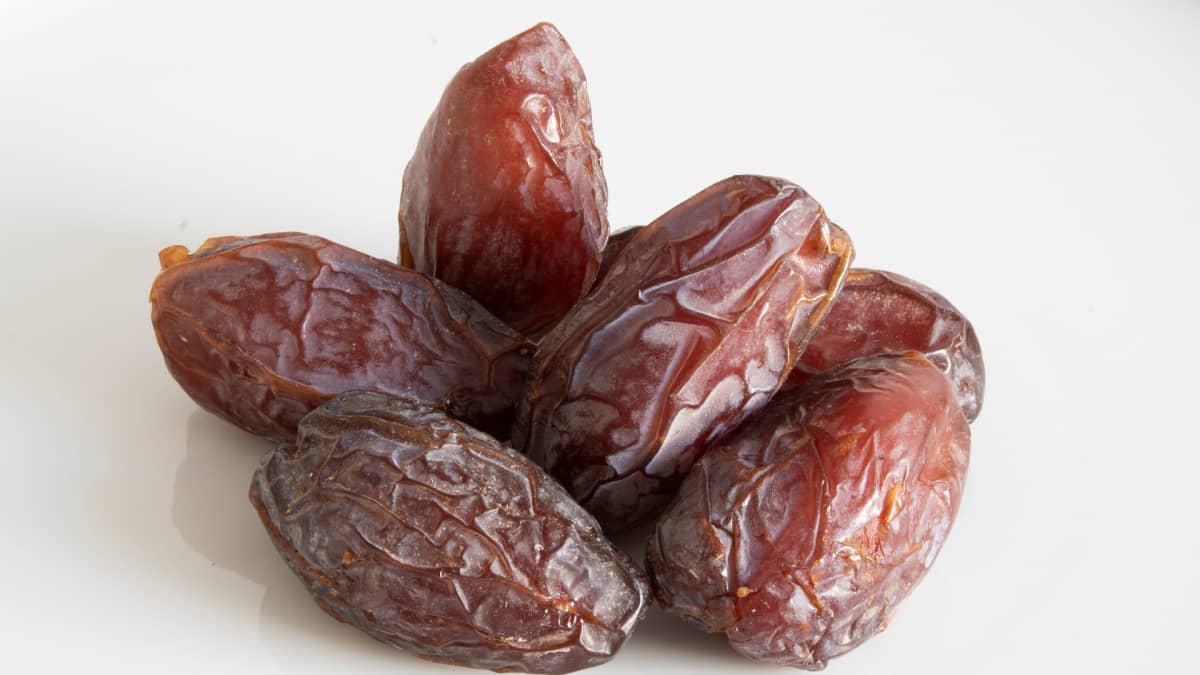 Exploring Dates: Facts, Nutrition, and 5 Recipes - Delishably