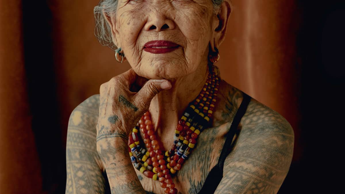 Amazon.com: Last And Oldest Tribal Tattoo Artist - Mambabatok - Whang Od :  Clothing, Shoes & Jewelry