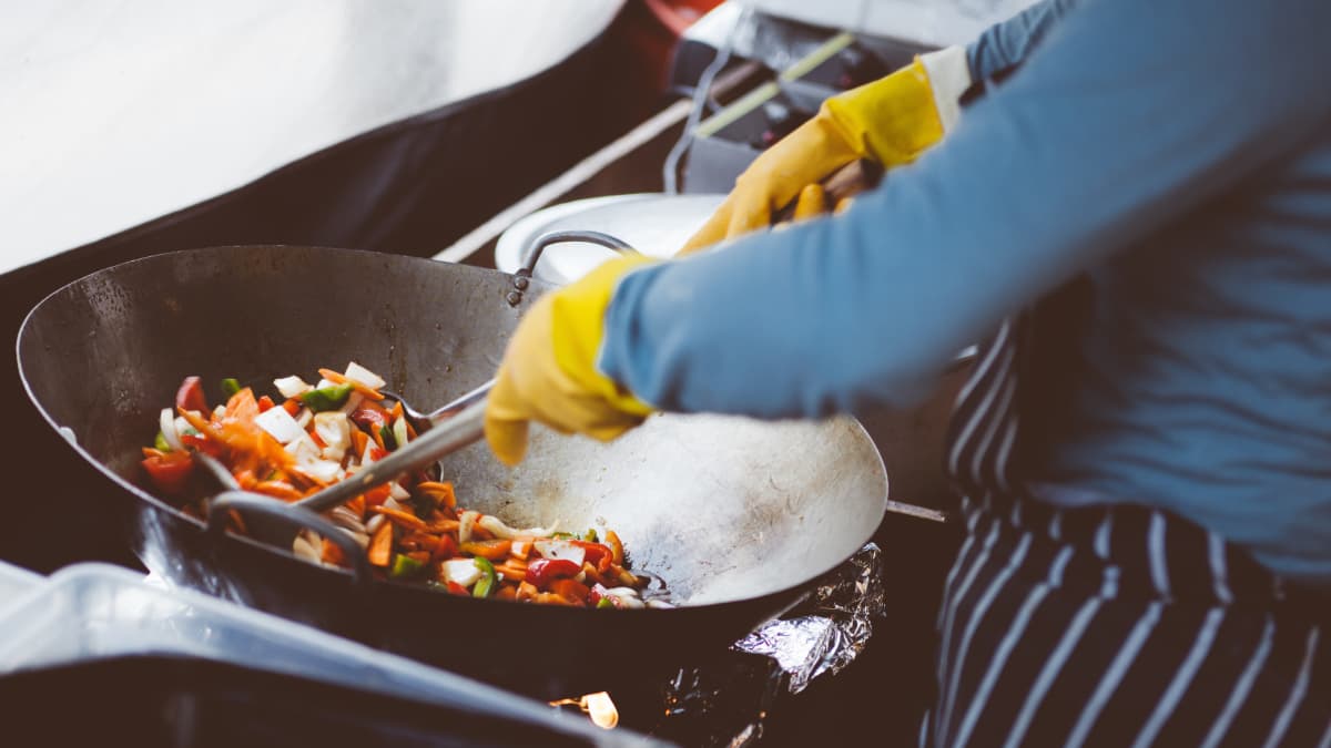 10 Advantages of Cooking With a Wok - Delishably