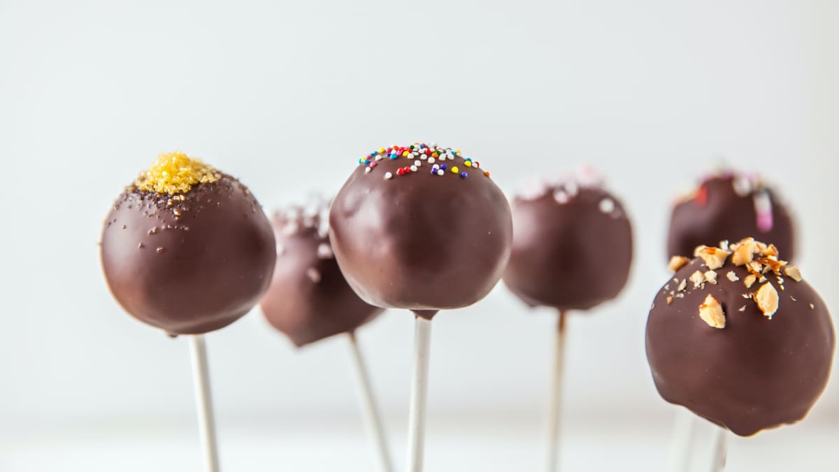Viewers Swear Off Starbucks Cake Pops After TikTok Finds Something Off