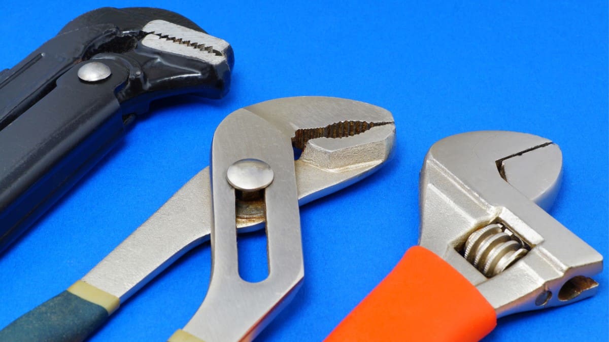 6 Plumbing Tools Every Homeowner Should Have
