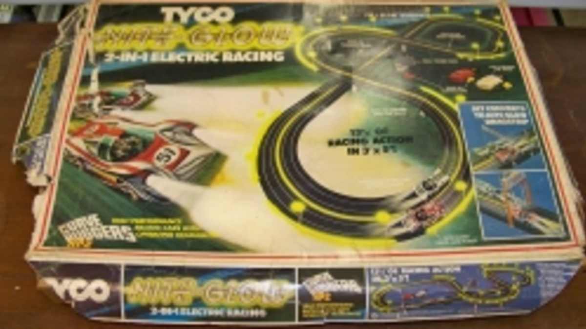 tyco night glow race track