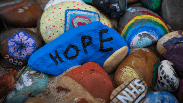 Mom Turns Landscaping Rocks Into Fun Mud Kitchen Pieces - FeltMagnet News