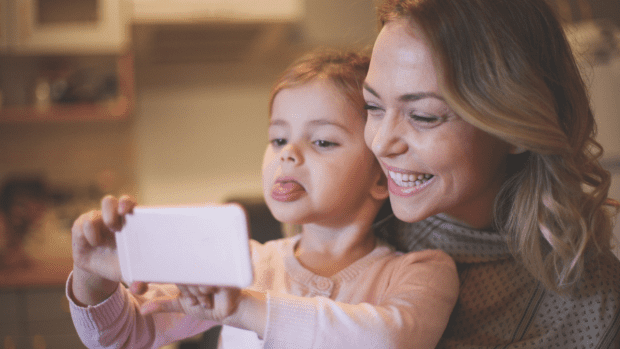 Mom Pretends to Lie on Phone In Front of Daughter and She Calls Her ...