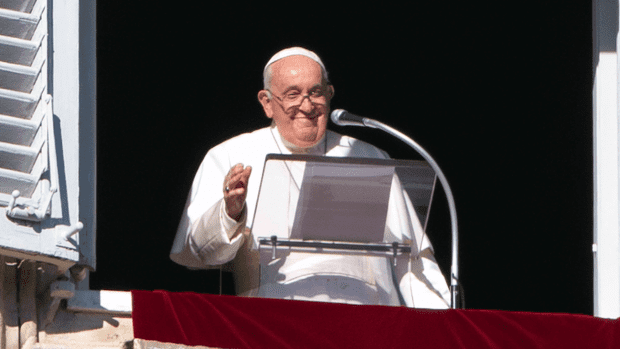 Pope Francis Says Priests Can Now Bless Same-Sex Couples - WeHaveKids News