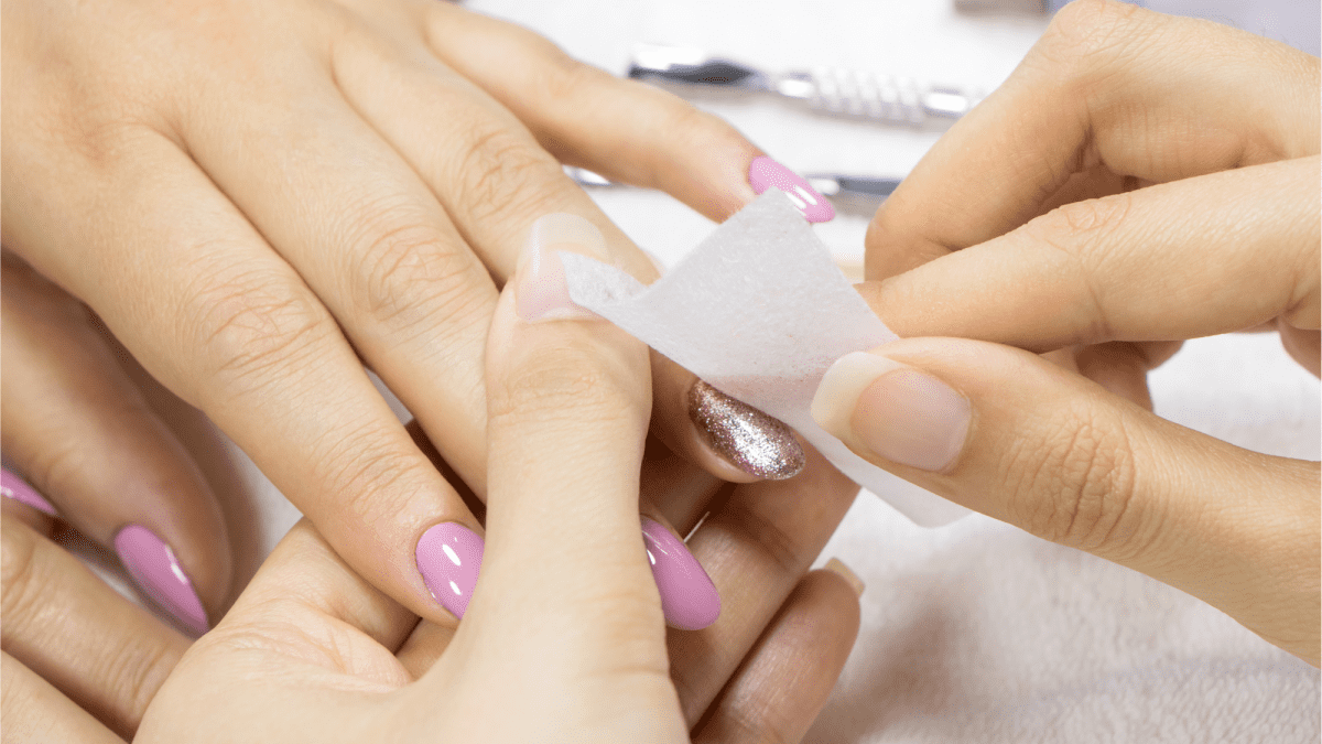 Nail charms on short nails : r/DIYGelNails