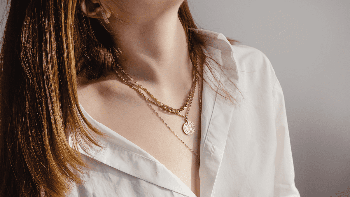 How to shorten a too long necklace ?