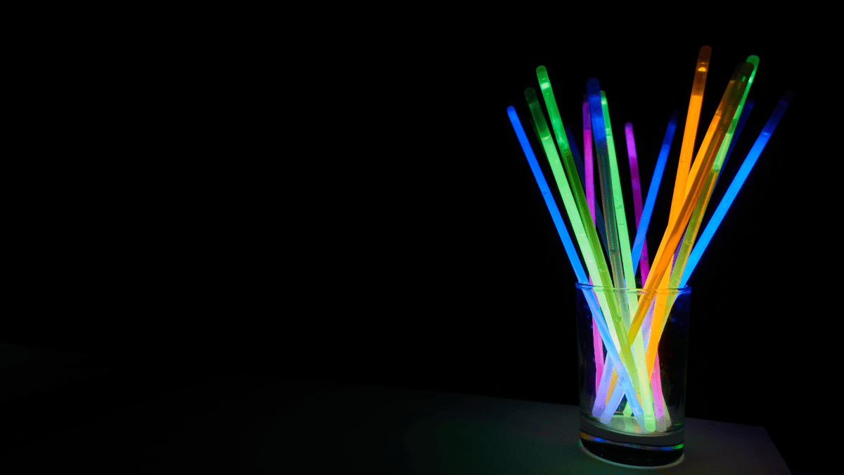 Diy glow stick/Glow in the dark hacks/how to make glow stick at  home/homemade glow in the dark stick 