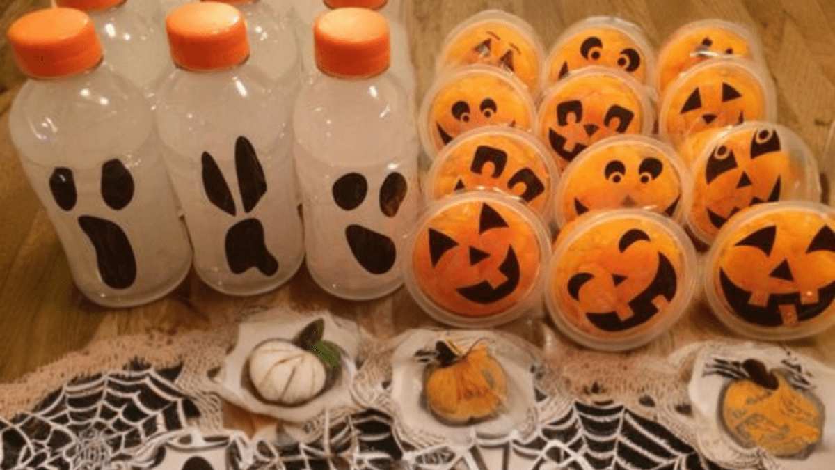 Ghostly bananas and Jack-O-Lantern Clementines: Healthy treats for the  kids' school H…