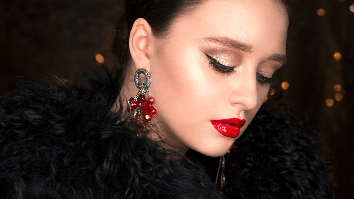 using concealer as highlighter