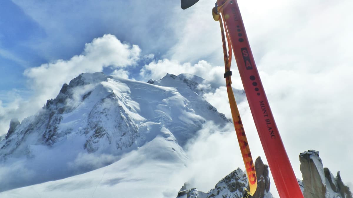 GRIVEL MONT BLANC NEPAL ピッケル 66cm 雪山 登山用品 グリベル モンブラン ネパール 登山 雪山 MADE IN ITALY 【120z326】 Grivel Mont Blanc Mountaineering Ice Pick Made in Italy