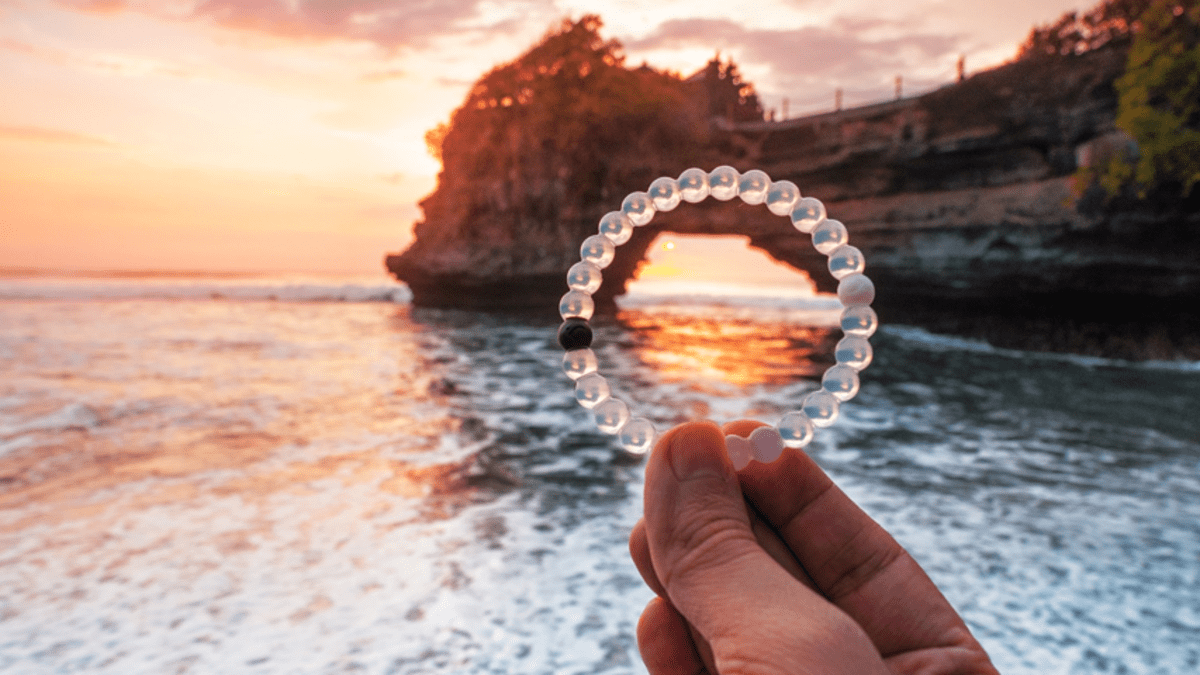 Bracelets with water from mount clearance everest