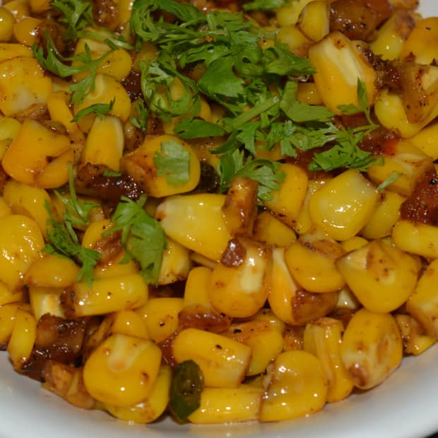 sweet-corn-stir-fry-with-ginger-garlic-and-tomatoes