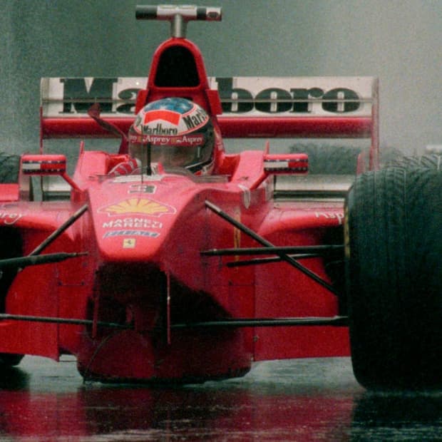 the-1998-belgian-gp-schumacher-crashes-and-loses-the-world-championship