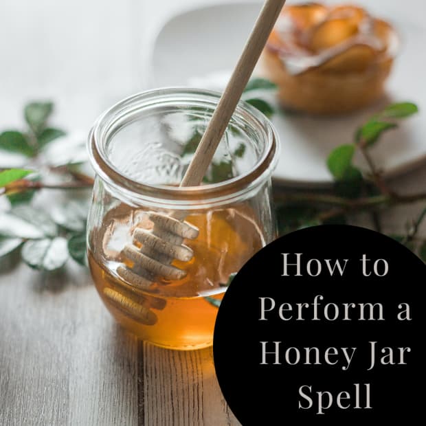 how-to-cast-a-honey-jar-spell