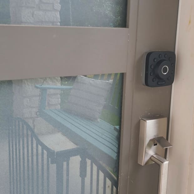 how-a-fingerprint-front-door-lock-can-make-life-easier