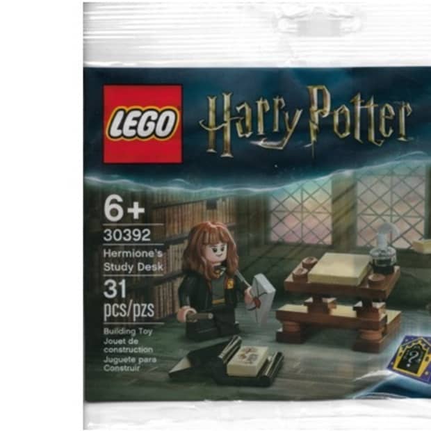 lego-harry-potter-hermiones-study-desk-polybag-30392-review