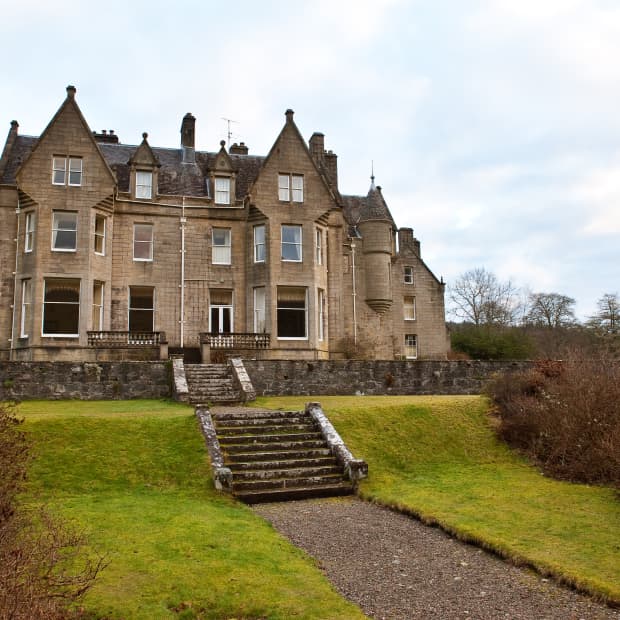 Video Tour of Coco Chanel's Abandoned Scotland Mansion Is Downright Eerie -  WanderWisdom News