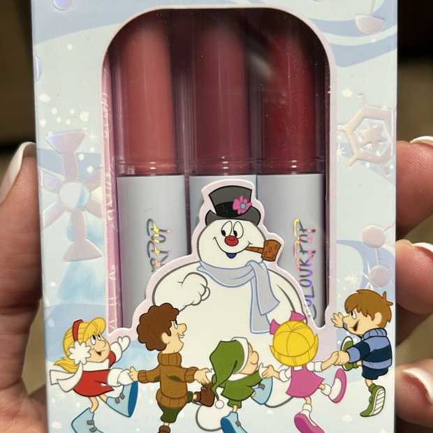colourpops-limited-edition-frosty-the-snowman-so-juicy-plumping-lip-gloss-balm