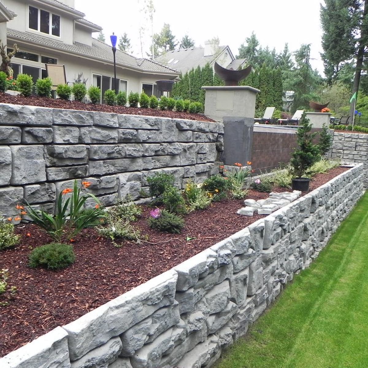 Build A Dry Stack Stone Retaining Wall, Stacked Stone Landscaping Ideas