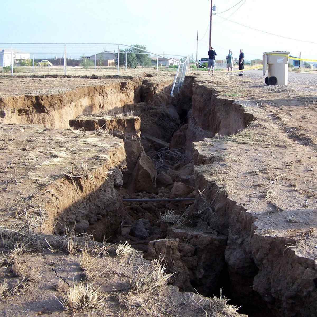 Geologic Hazards: What You Need to Know About Earth Fissures - Owlcation